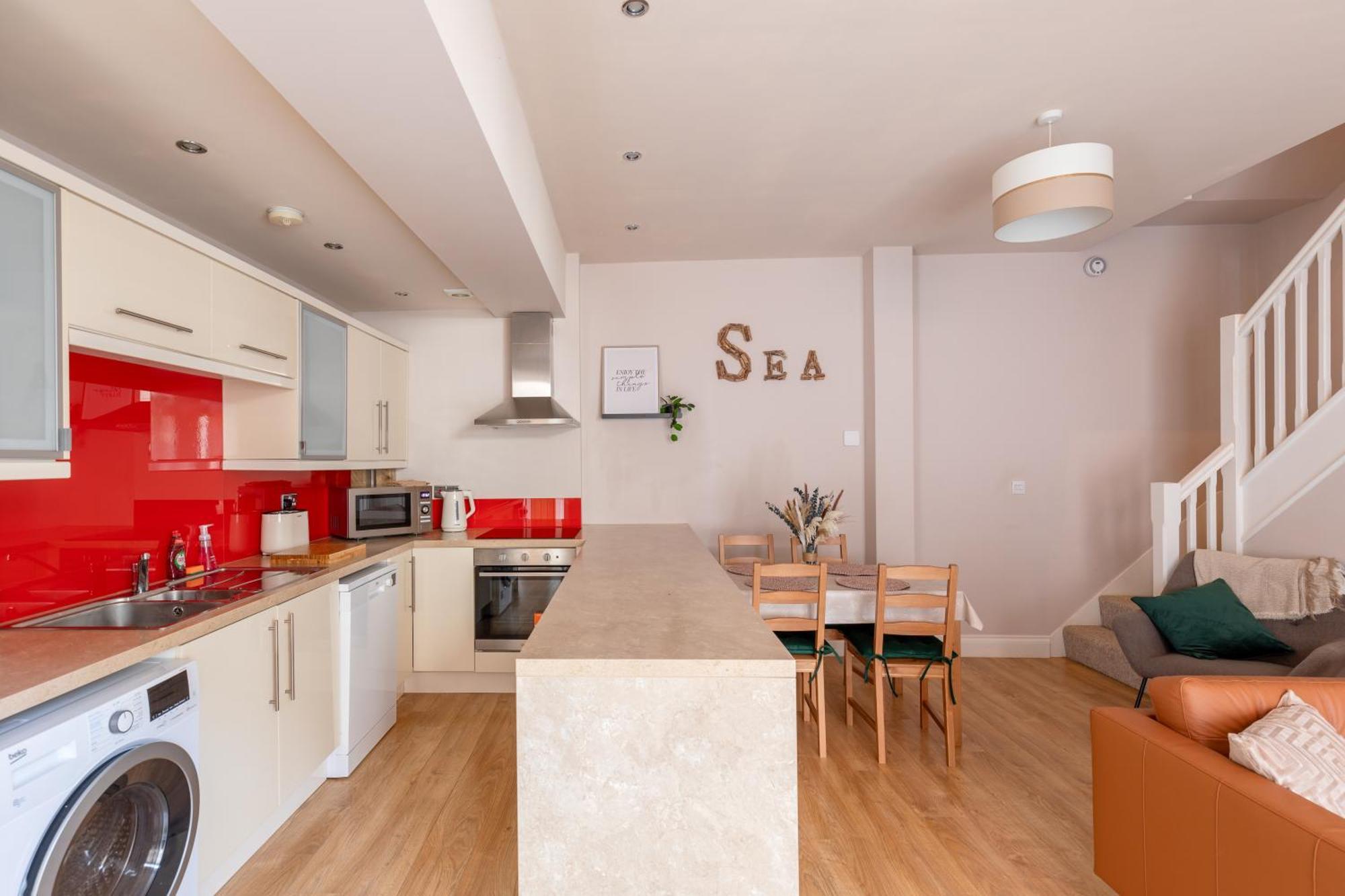 Charming Beachside Town House 赖德 外观 照片